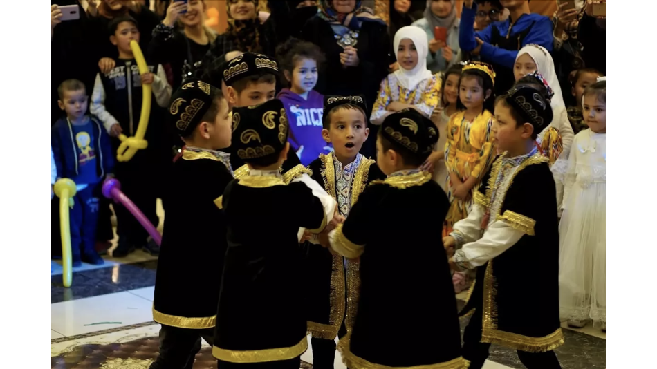 Doğu Türkistanlı Çocuklar 23 Nisan’ı Kutladı