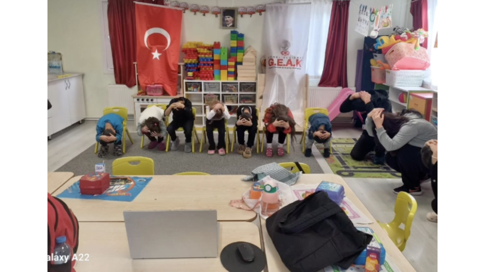 Deprem Haftasında Miniklere Afet Bilinci Eğitimi