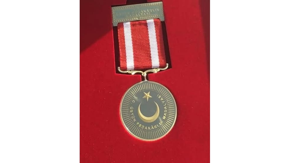 Devlet Üstün Hizmet ve Fedakarlık Madalyası