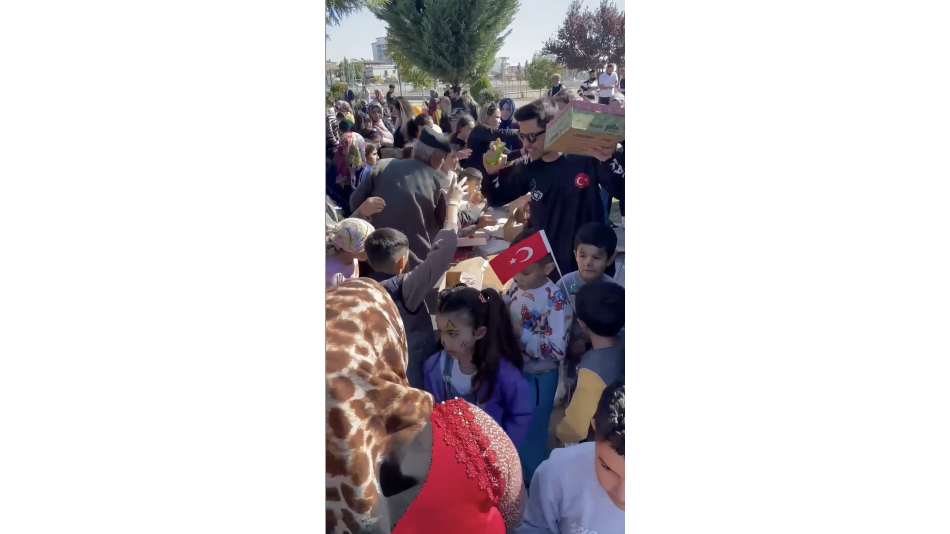 “Sen Yeter ki Gül Çocuk”